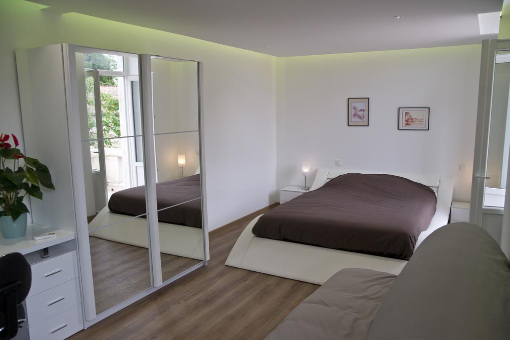 Moulin Des Tours Bed & Breakfast Barbaste Ruang foto
