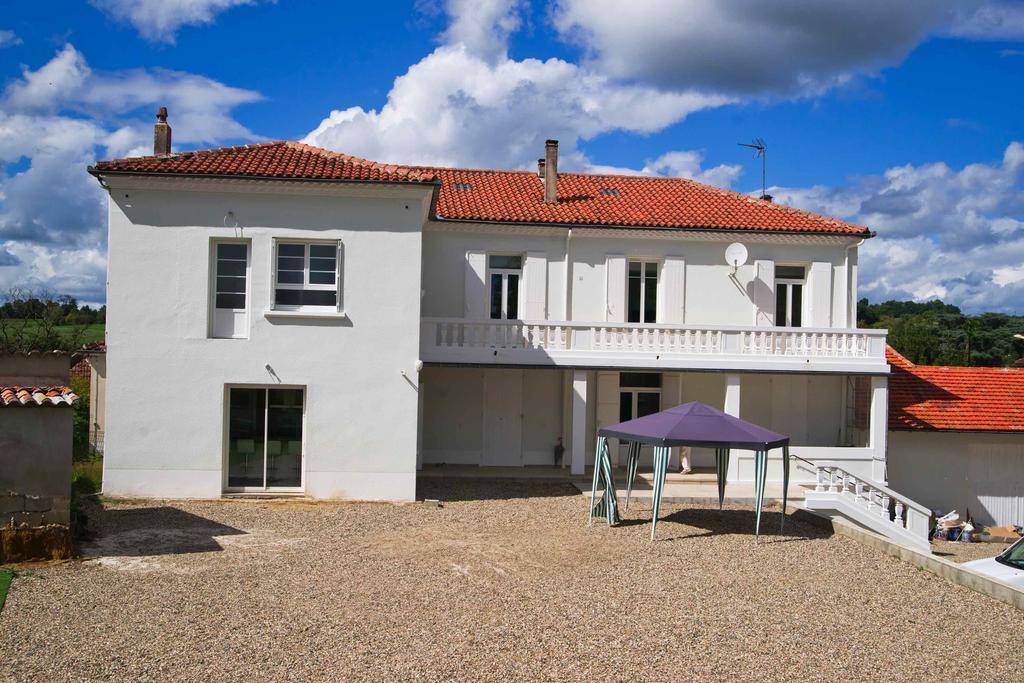 Moulin Des Tours Bed & Breakfast Barbaste Bagian luar foto