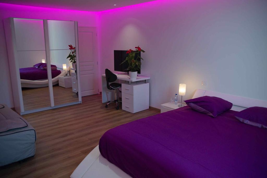 Moulin Des Tours Bed & Breakfast Barbaste Bagian luar foto